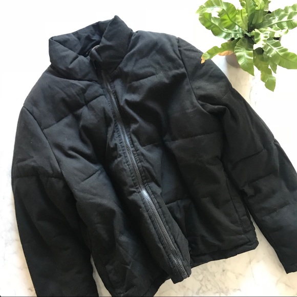Brandy Melville Macy Puffer Jacket 